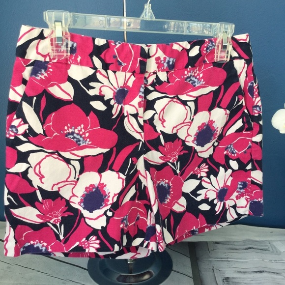 Talbots Bermuda Floral Shorts - Picture 1 of 7